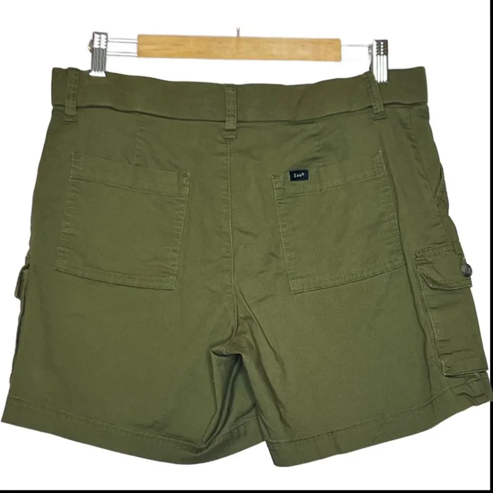 Women's Lee® Ultra Lux FLEX TO GO Cargo Shorts Olive Night  Sz 12 - Picture 2 of 9